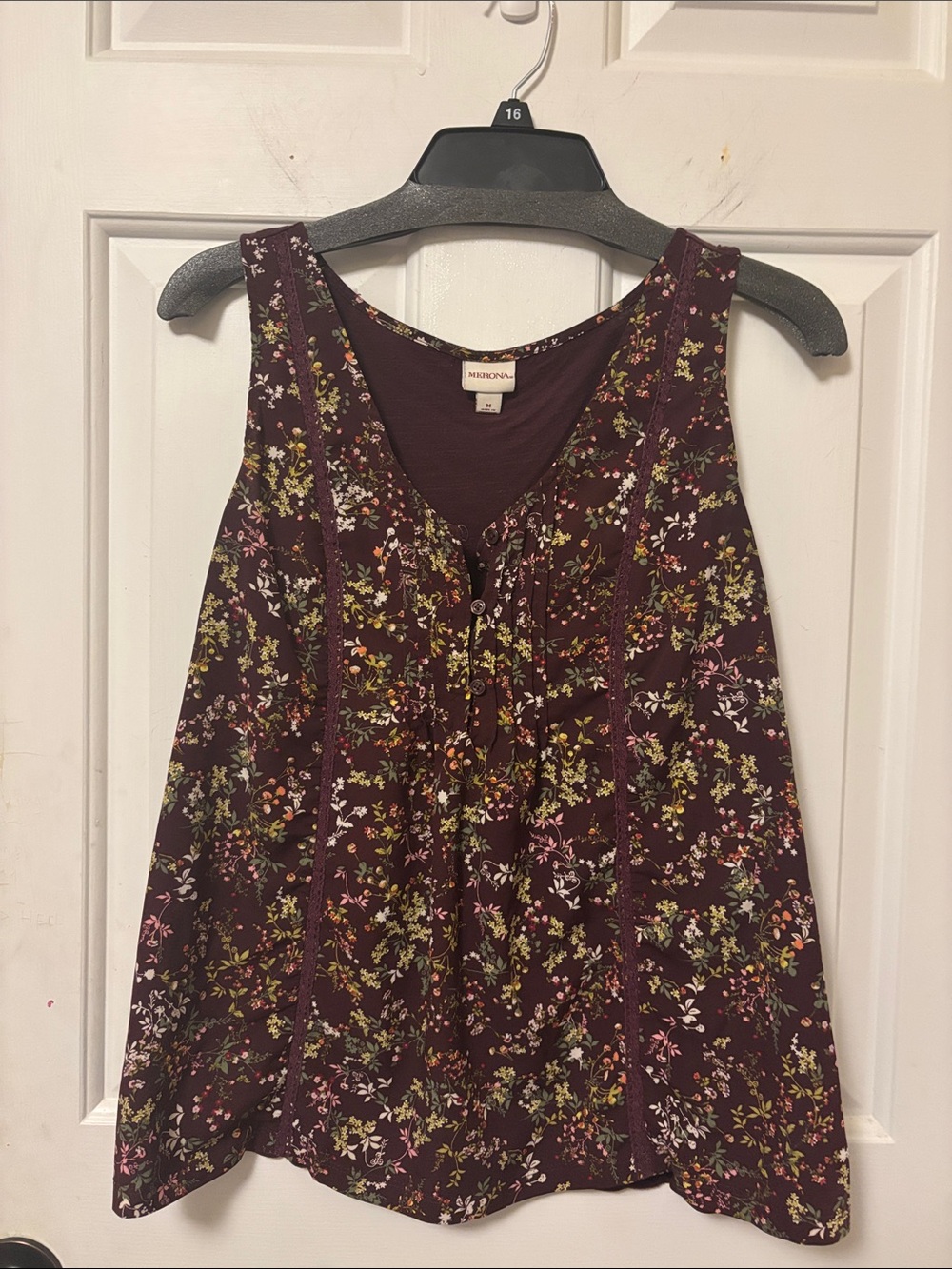 Fall Vibes! Merona Burgundy Floral Scoop Neck Tank Size Medium M